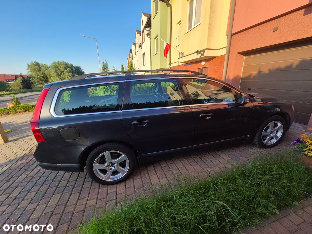 Volvo V70 D5 AWD Summum - 28