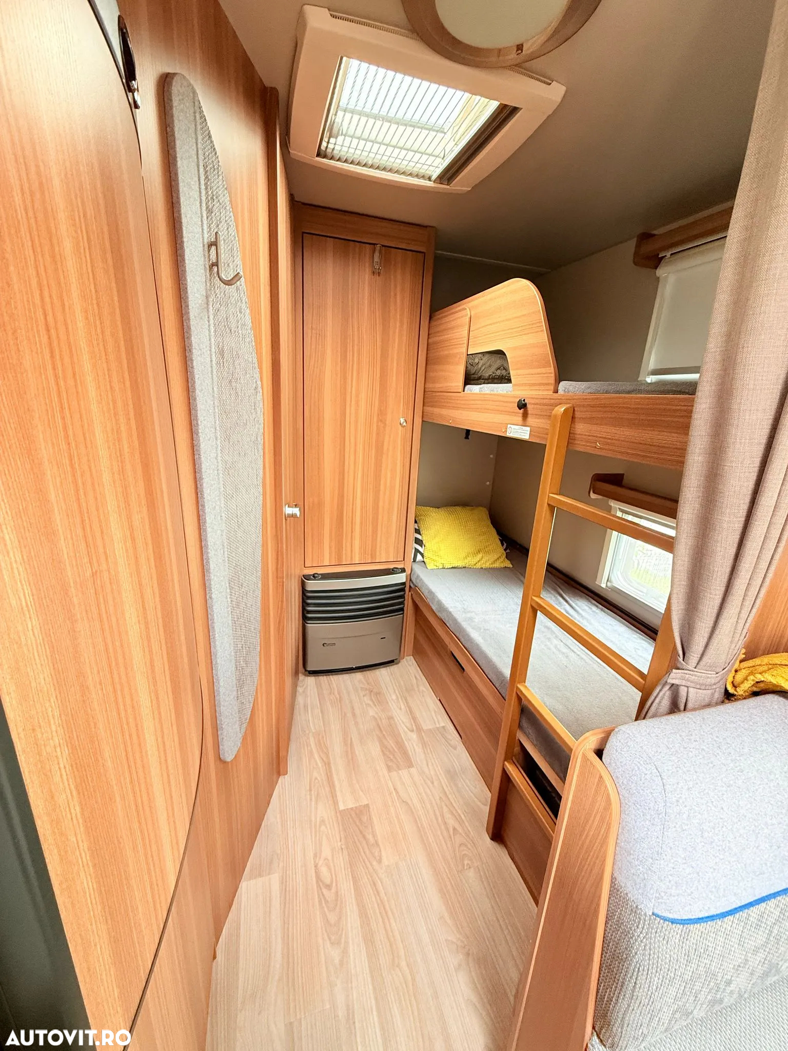Weinsberg W51 - 12