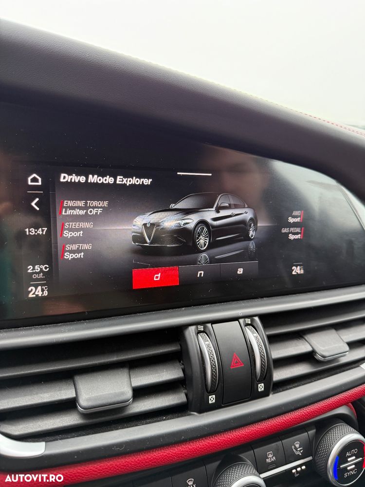 Alfa Romeo Giulia 2.0 Turbo 16V AT8 Veloce Ti - 31