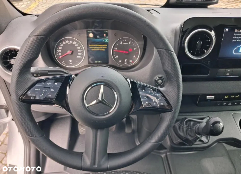 Mercedes-Benz Sprinter - 9