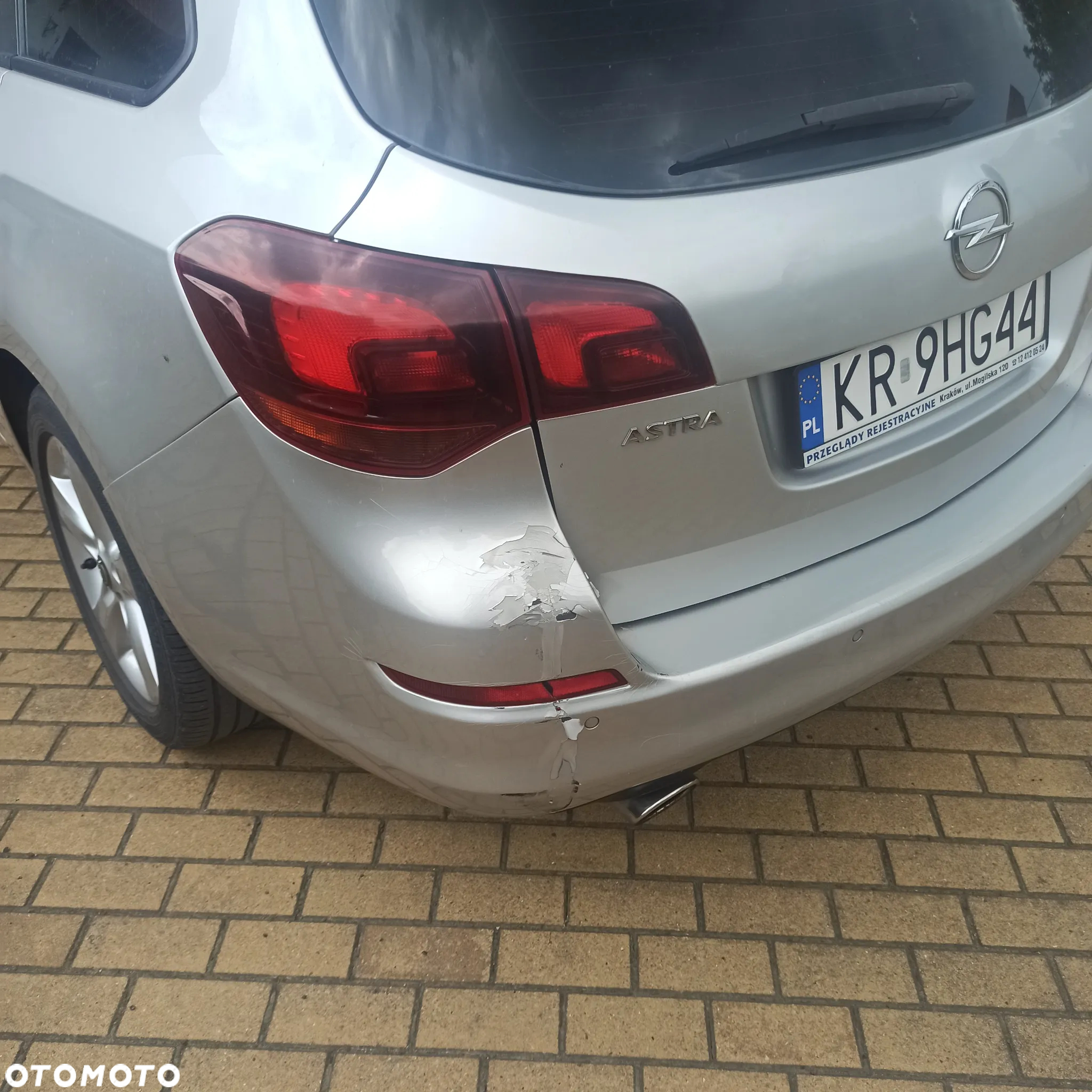 Opel Astra IV 2.0 CDTI Cosmo - 6