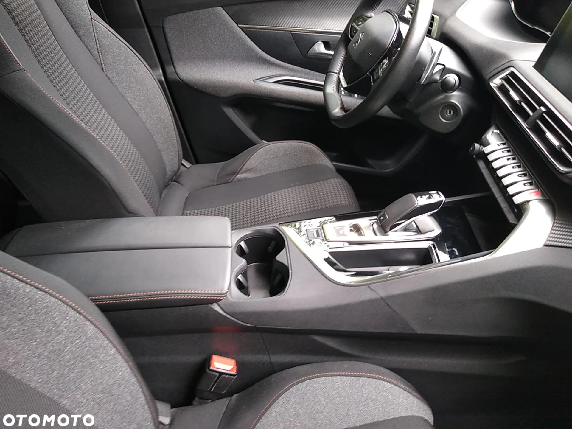 Peugeot 3008 1.2 PureTech Active Pack S&S EAT8 - 9
