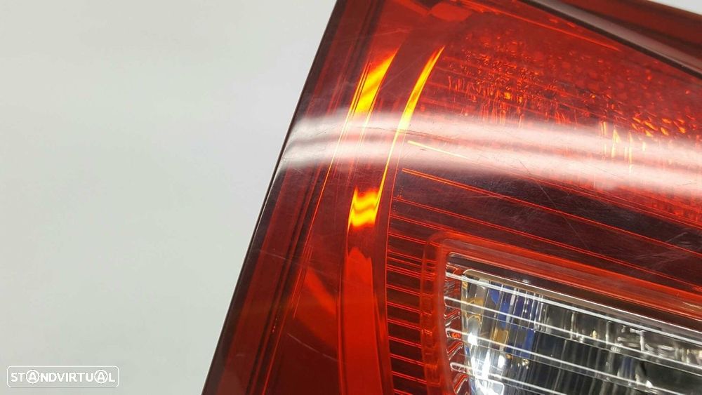 FAROLIM TRASEIRO ESQUERDO LEXUS IS200 (DS2/IS2) 220D - 3