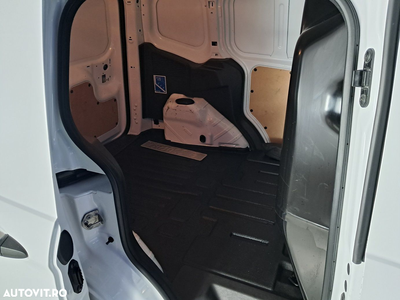 Ford Tourneo Courier - 6