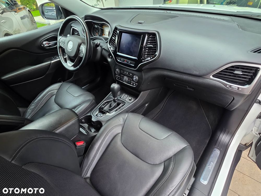 Jeep Cherokee 2021 photo 3
