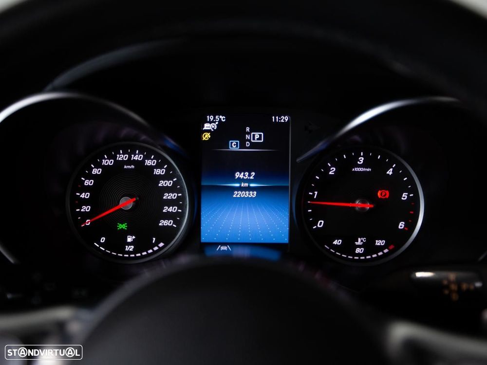 Mercedes-Benz GLC 300 d 4Matic 9G-TRONIC AMG Line - 27