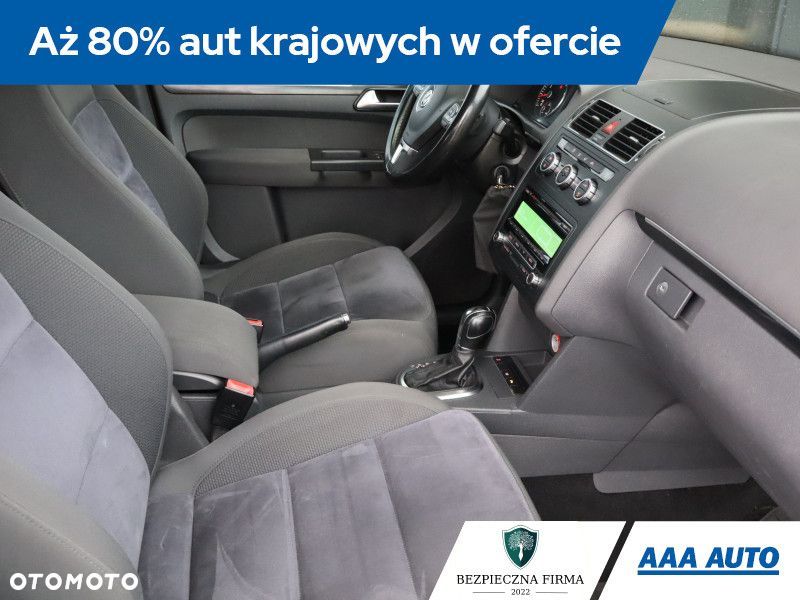Volkswagen Touran - 11