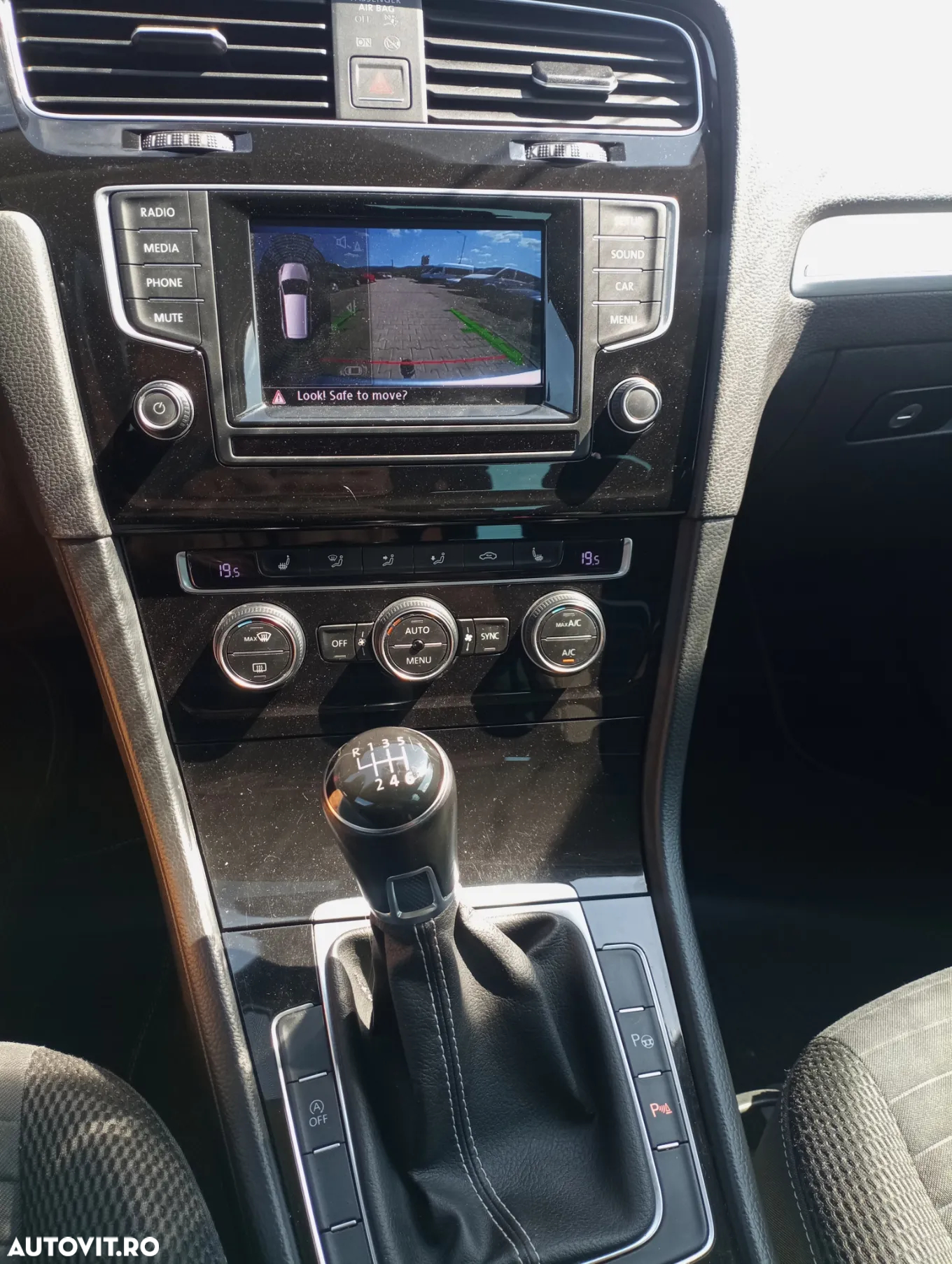 Volkswagen Golf - 6