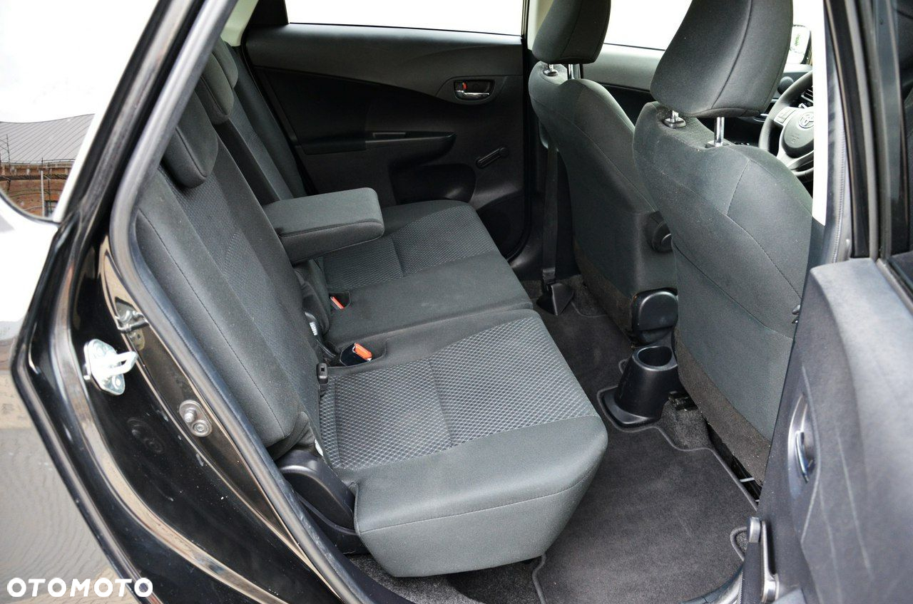 Toyota Verso S 1.33 Premium - 34