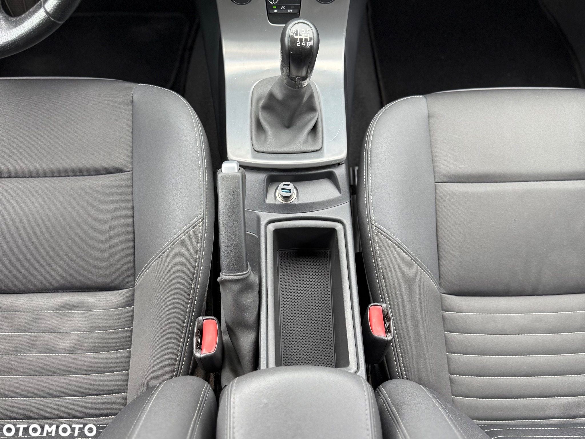 Volvo V50 2.0D DPF Kinetic - 24