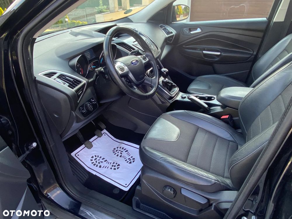Ford Kuga 1.5 EcoBoost 2x4 Titanium - 6