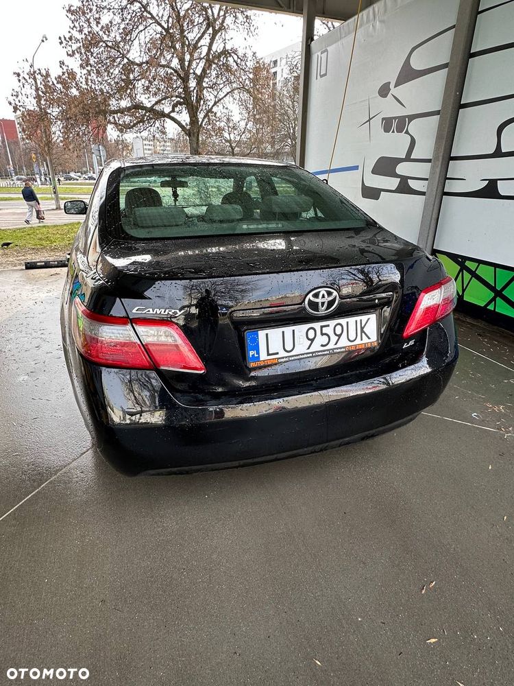 Toyota Camry - 5