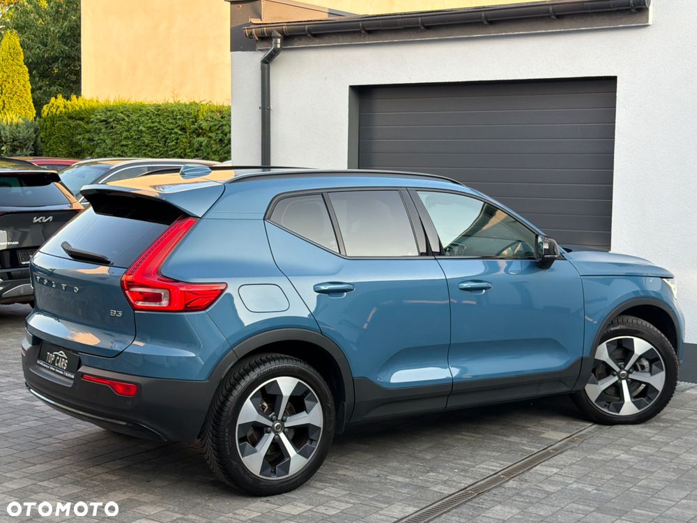 Volvo XC 40 B3 B DKG Ultra Black Edition - 34