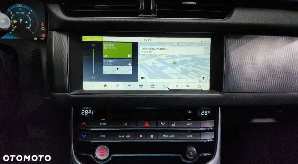 Jaguar XF 20d Prestige - 16