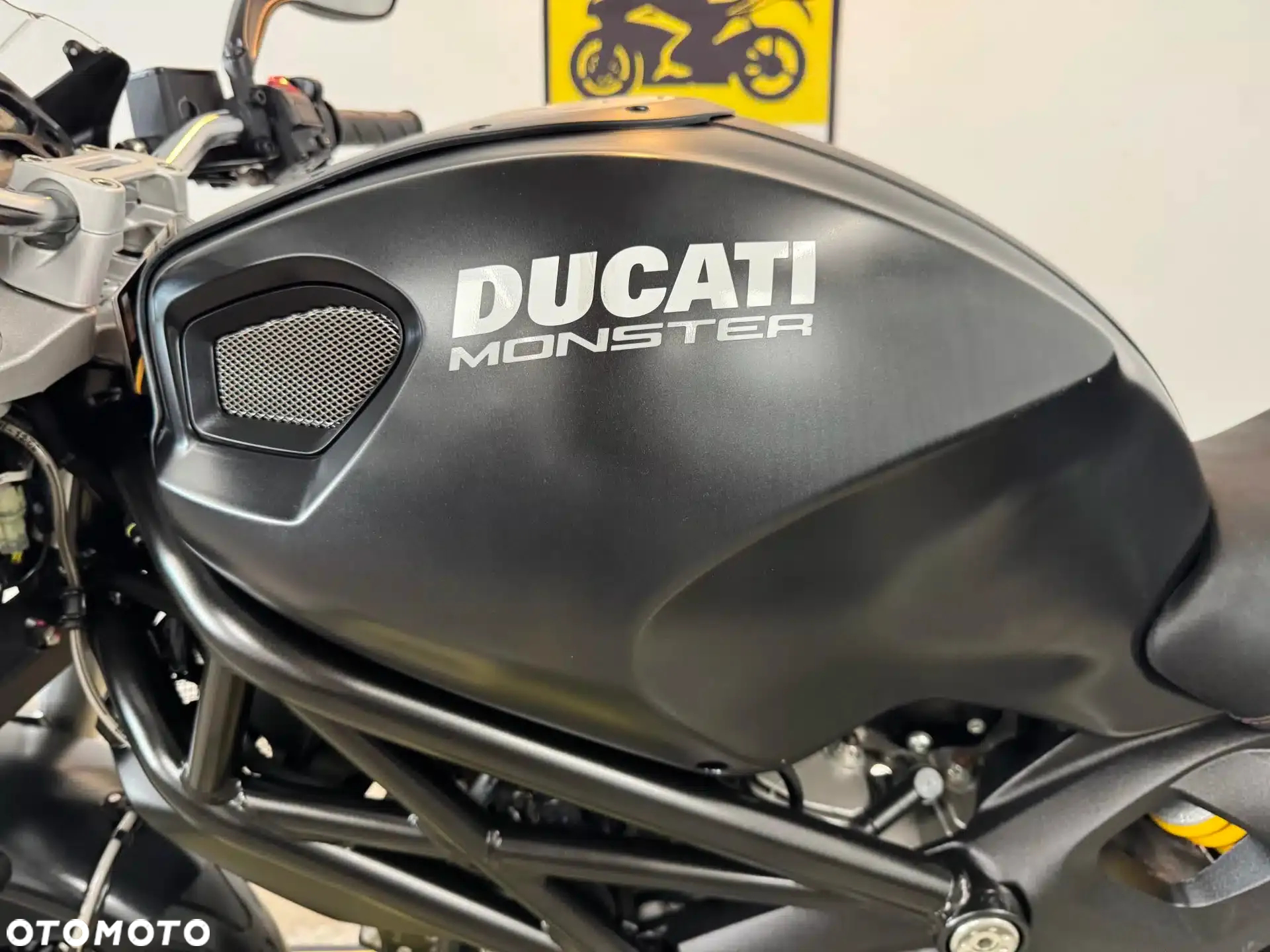 Ducati Monster - 21