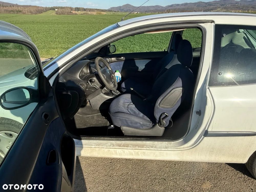Peugeot 206 - 11