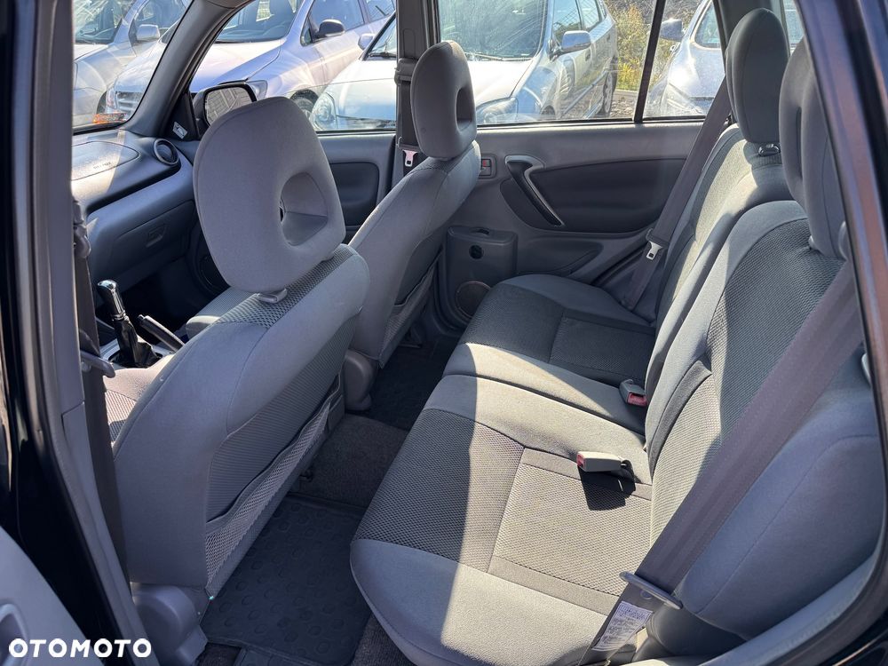 Toyota RAV4 2.0 D-4D 4x4 - 18