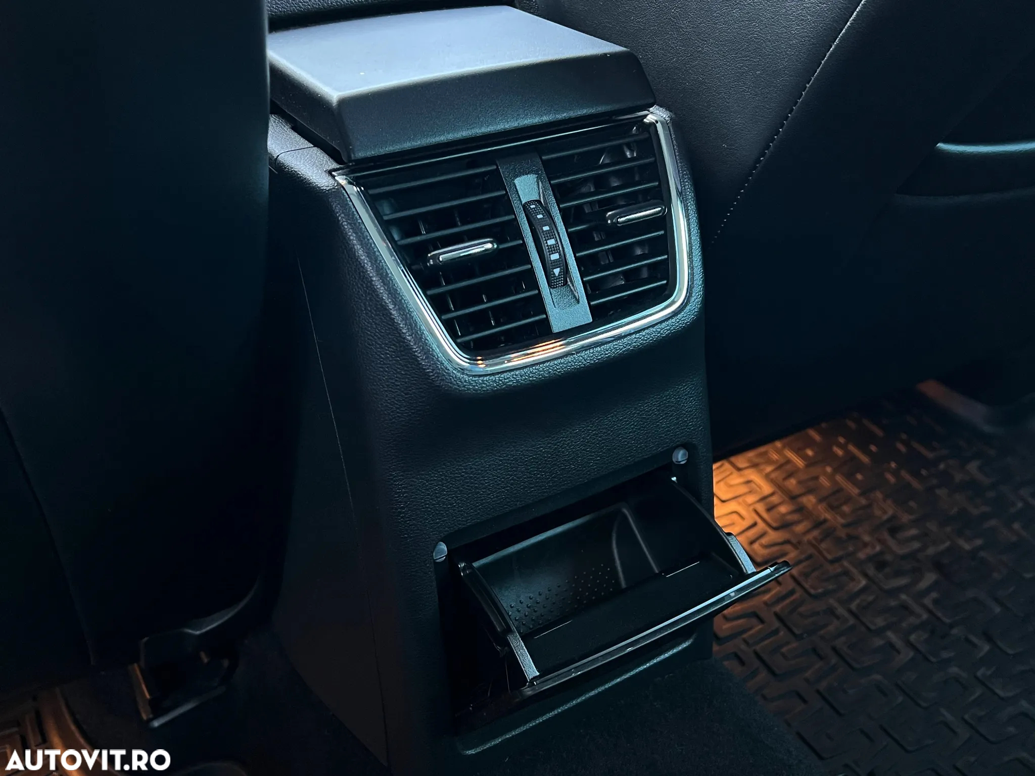 Skoda Octavia 2.0 TDI DSG Style - 39
