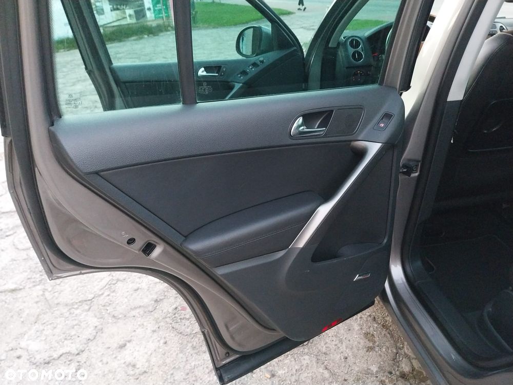 Volkswagen Tiguan 2.0 TDI DPF 4Motion Track & Avenue - 25