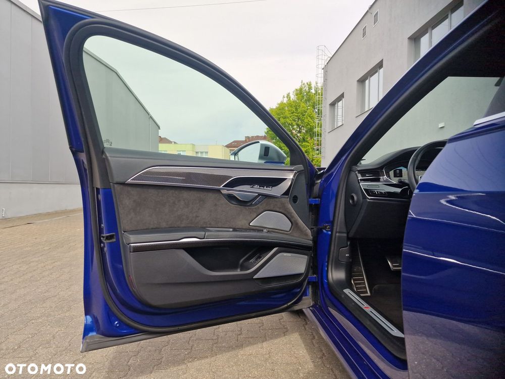 Audi S8 - 9