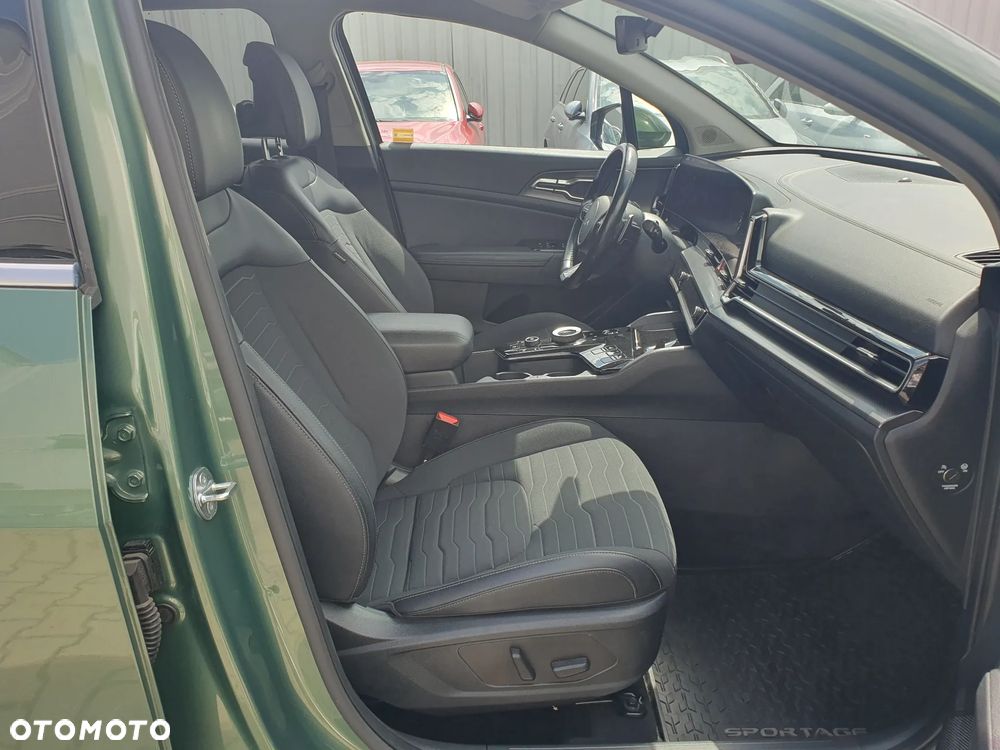 Kia Sportage 1.6 T-GDI MHEV Business Line 2WD DCT - 28