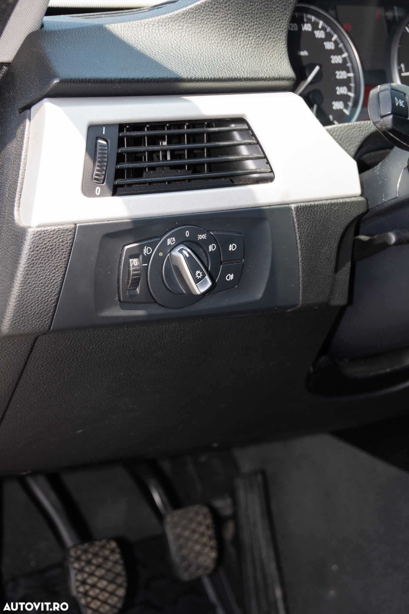 BMW Seria 3 320d DPF Touring - 6
