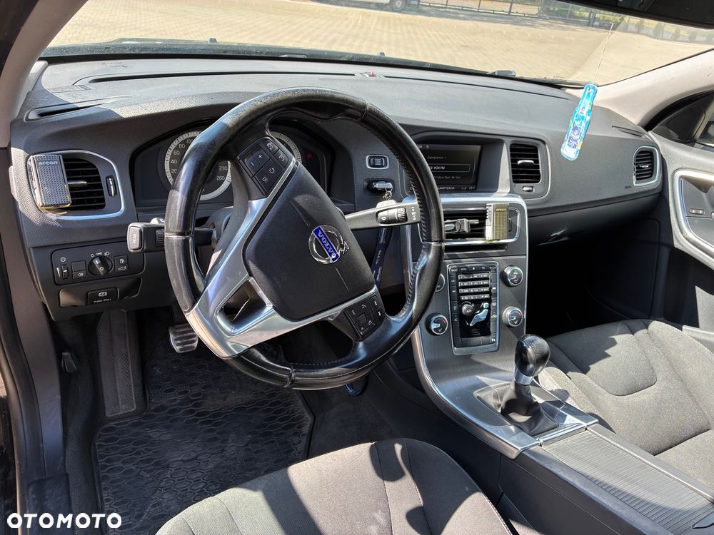 Volvo S60 D3 Momentum - 8