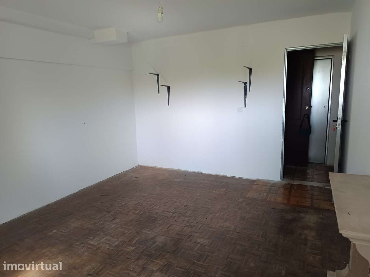Carcavelos-Parede arrenda-se arrecadação - Grande imagem: 5/5