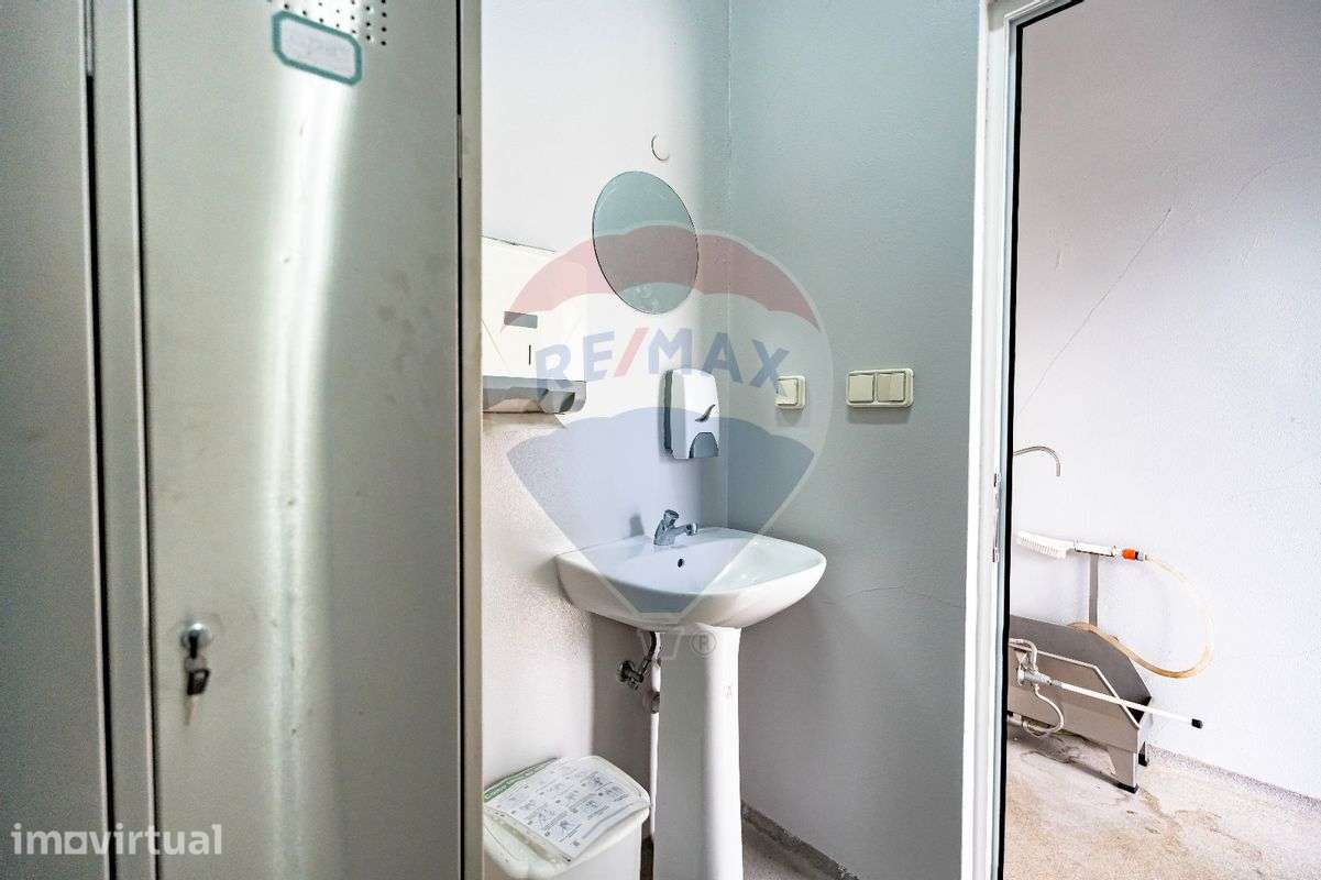 Armazém  para arrendamento - Grande imagem: 4/37