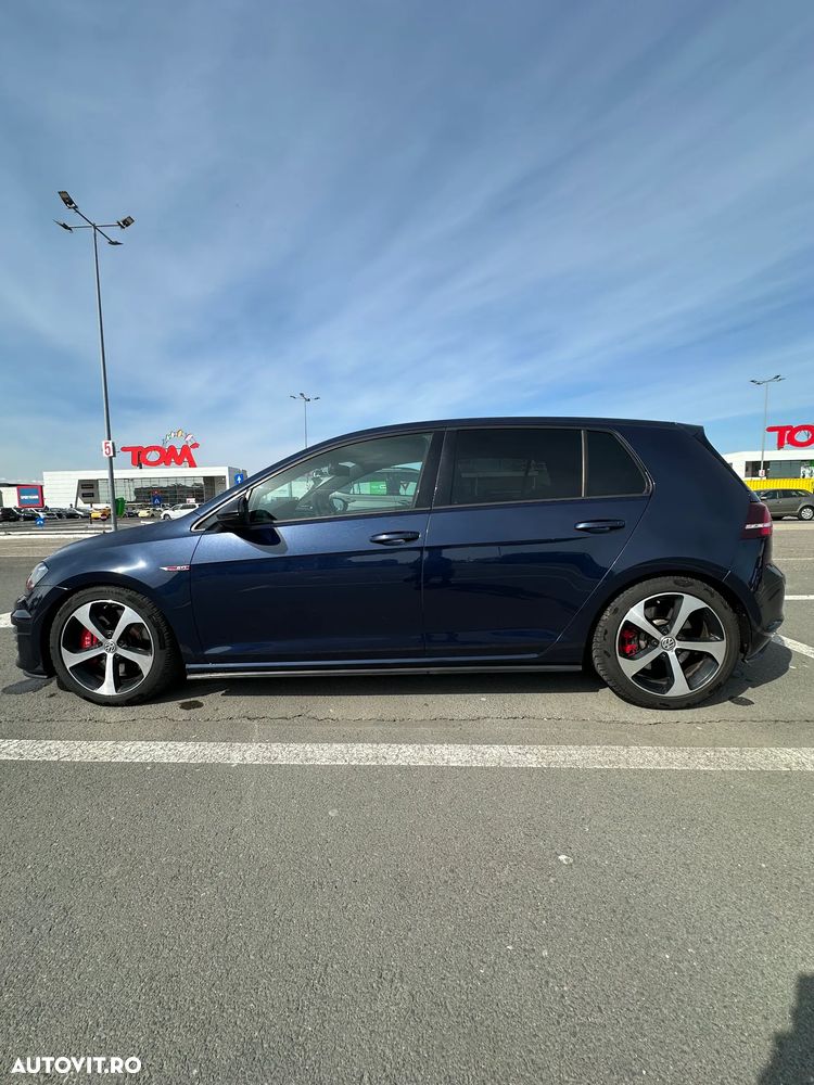 Volkswagen Golf - 12