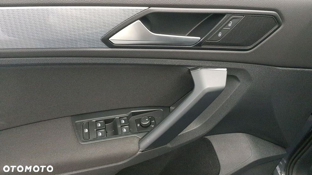 Volkswagen Tiguan - 19