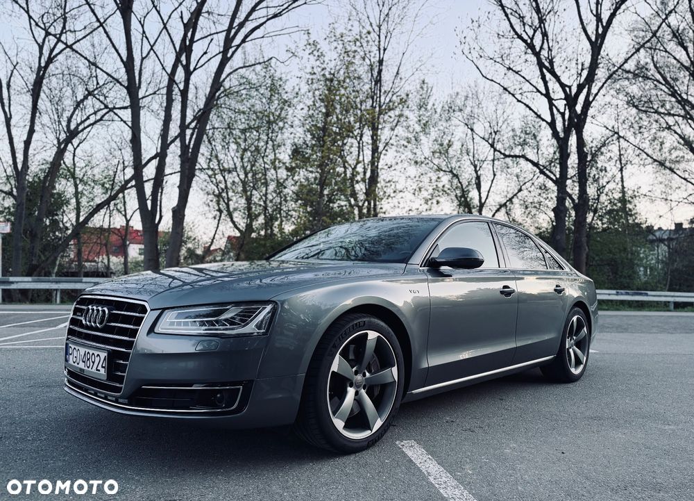 Audi A8 4.2 TDI DPF (clean diesel) quattro tiptronic - 1