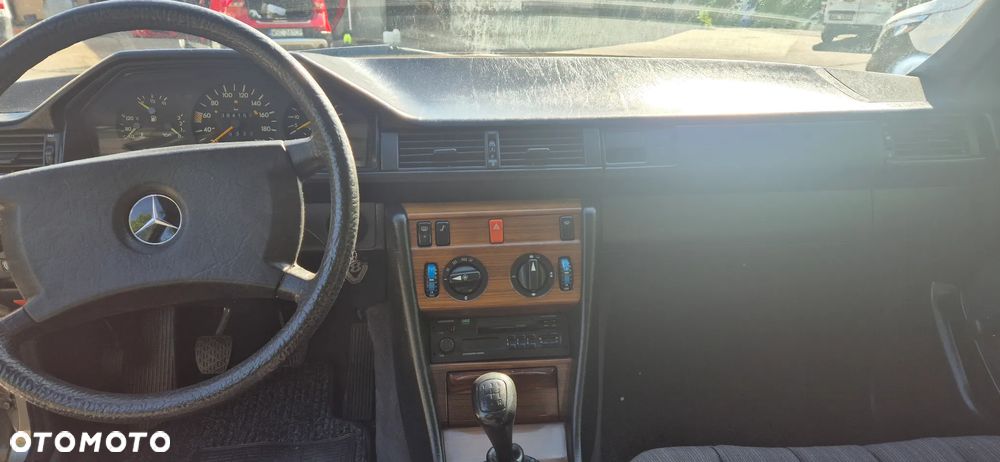 Mercedes-Benz W124 (1984-1993) - 18