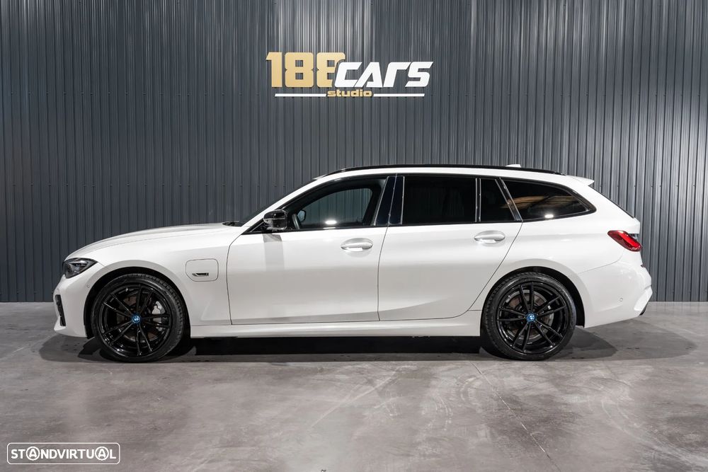 BMW 330 e Touring Pack M Auto - 32