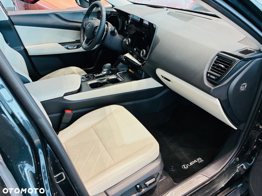 Lexus NX 350h Omotenashi AWD - 14