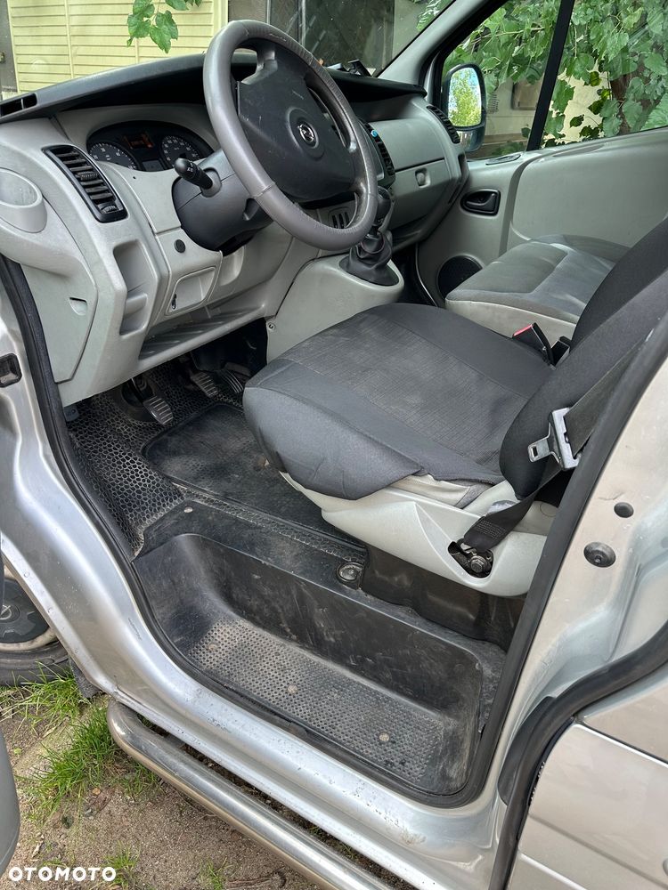 Opel Vivaro - 8