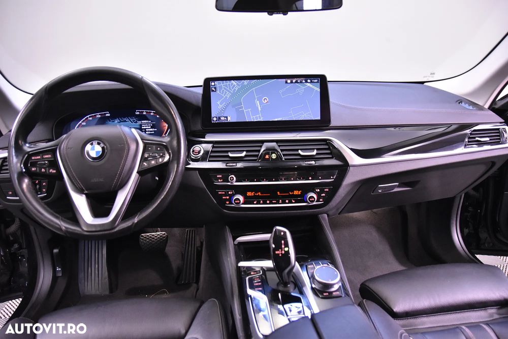 BMW Seria 5 520i AT - 9