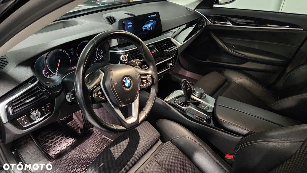 BMW Seria 5 520d Sport Line - 16