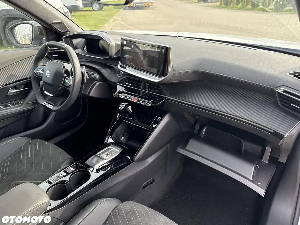 Peugeot 2008 Hybrid 145 e-DSC GT Exclusive - 19