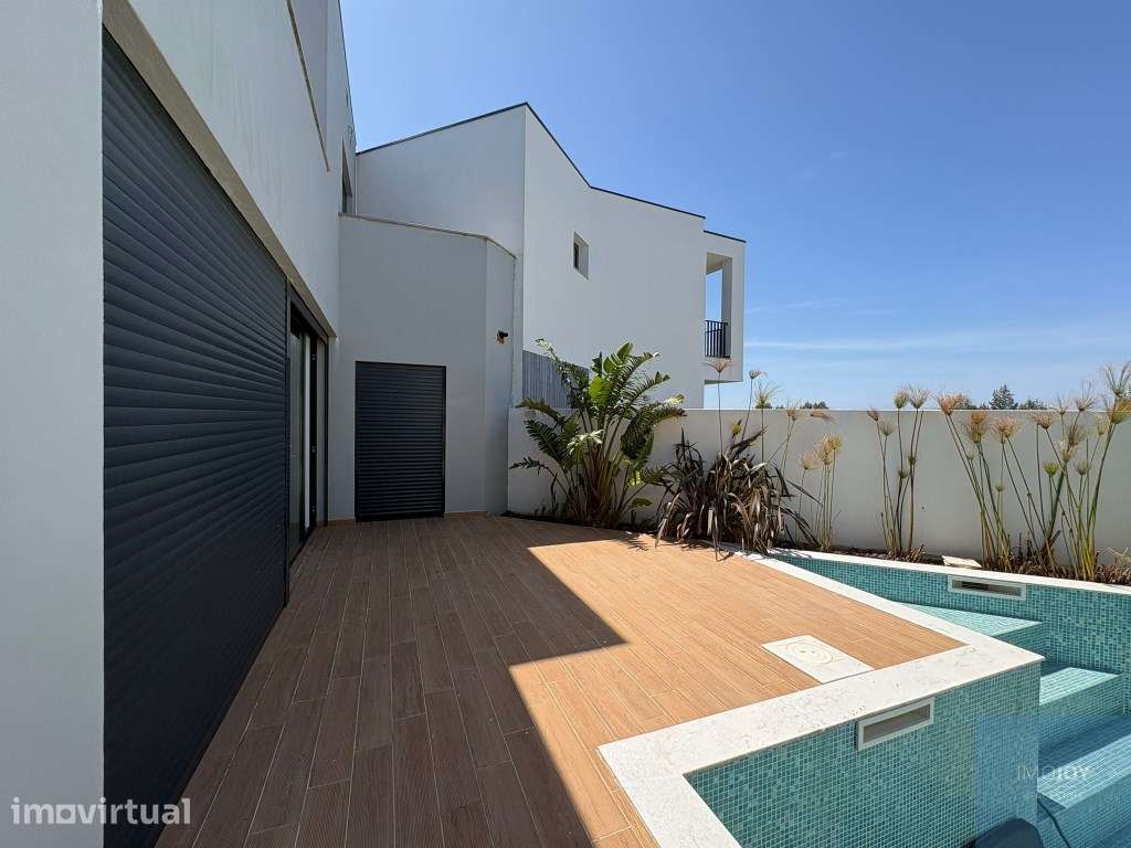 Fantástica Moradia T3 com Piscina no Zambujeiro - Grande imagem: 3/31