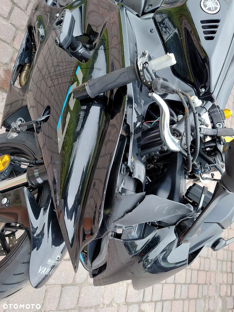 Yamaha R7 - 11