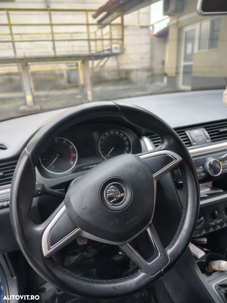 Skoda RAPID 1.2 TSI Active - 8