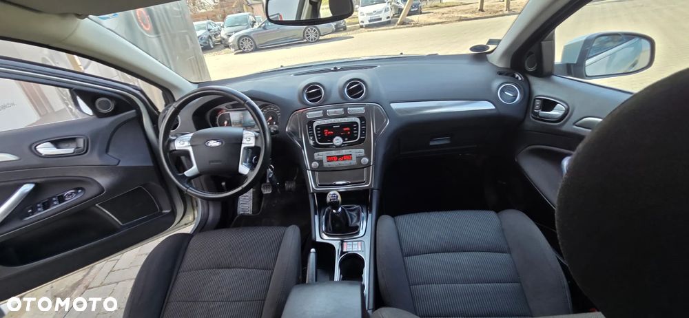 Ford Mondeo 2.0 TDCi Ghia - 28