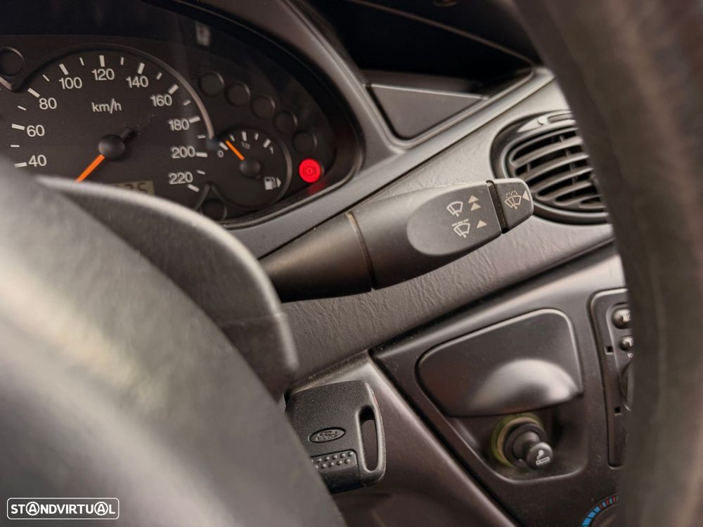 Ford Focus 1.4 Comfort - 34
