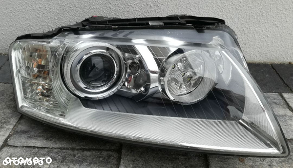 Bi-xenon Skrętny Prawy LED Audi A8 D3 Lift 2005-