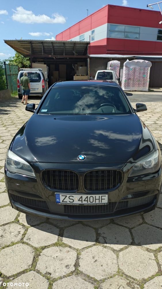 BMW Seria 7 750i xDrive - 2