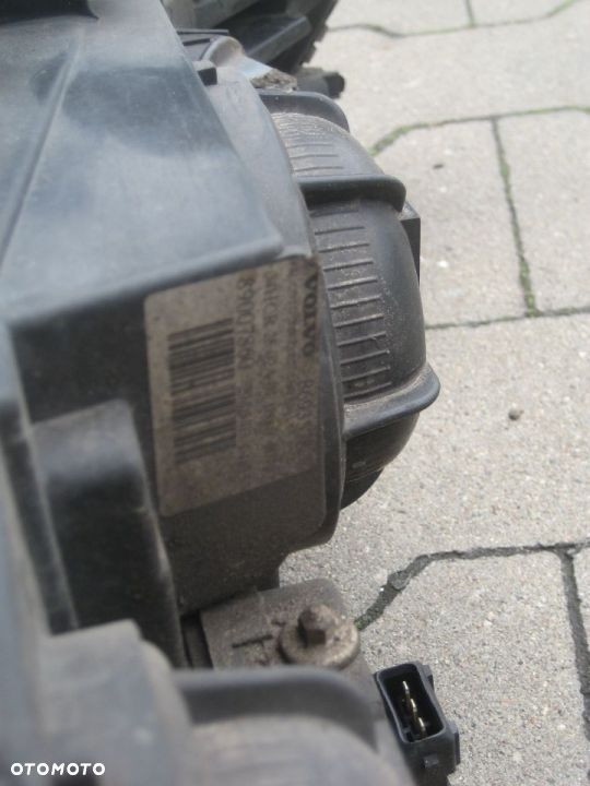 volvo s60 00-04r lampy przód prawa lewa oryginalne 8693577 8693578 europa - 8