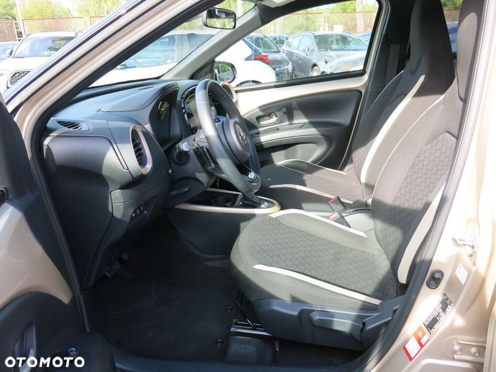 Toyota Aygo X 1.0 VVT-i Style CVT - 12