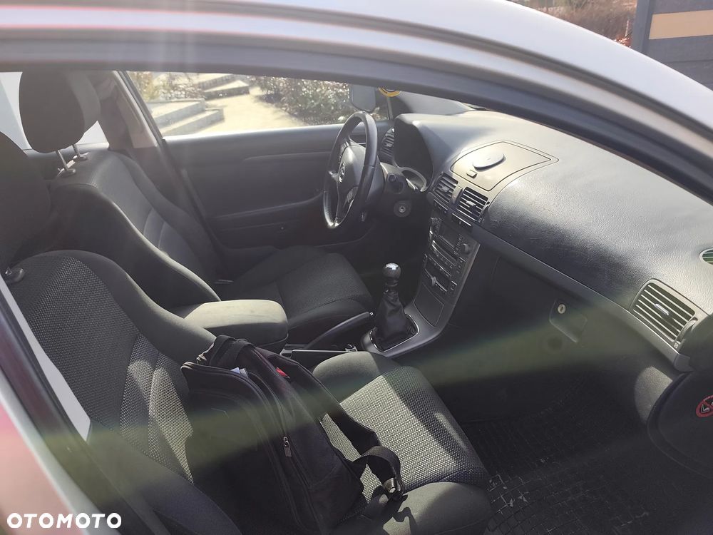 Toyota Avensis 2.0 D-4D Travel - 5