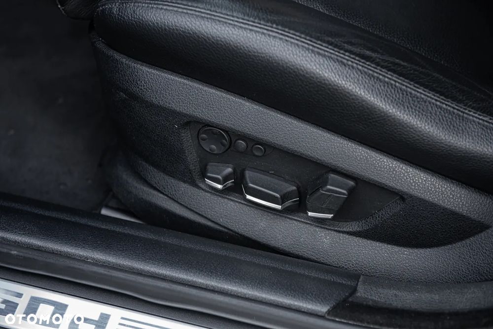 BMW Seria 5 M550d xDrive - 12
